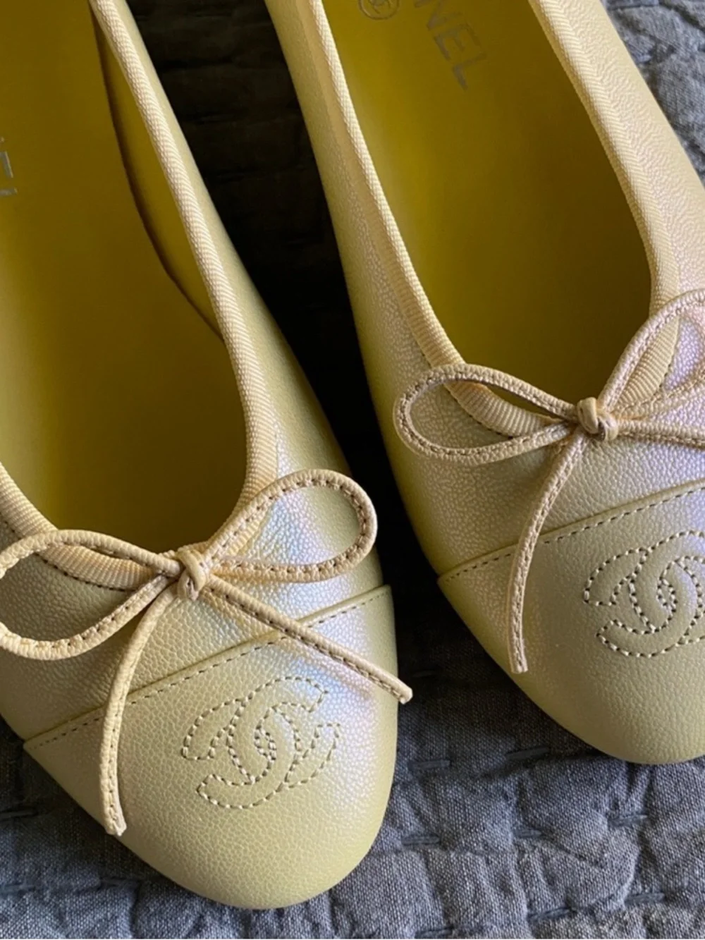 CHANEL Lemon Yellow Leather Ballet Flats with Bow - Picture 4 of 4
